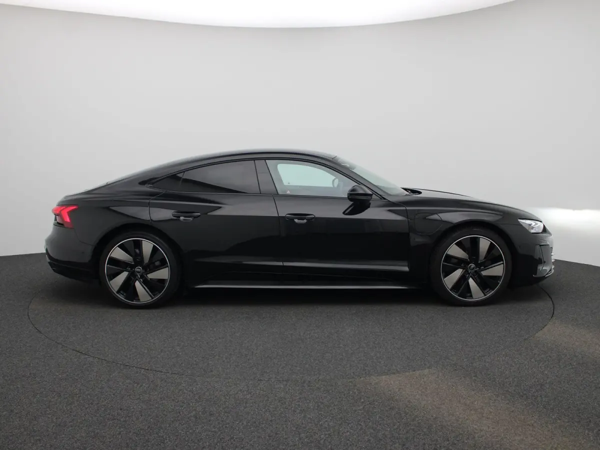 93 kWh 476 PK | Audi Exclusive | Navigatie | 360 Camera | Bang & Olufsen Premium | Dodehoek detectie | Adaptive cruise control | Stoelverwarming | Stoelventilatie | 21' Lichtmetalen velgen |