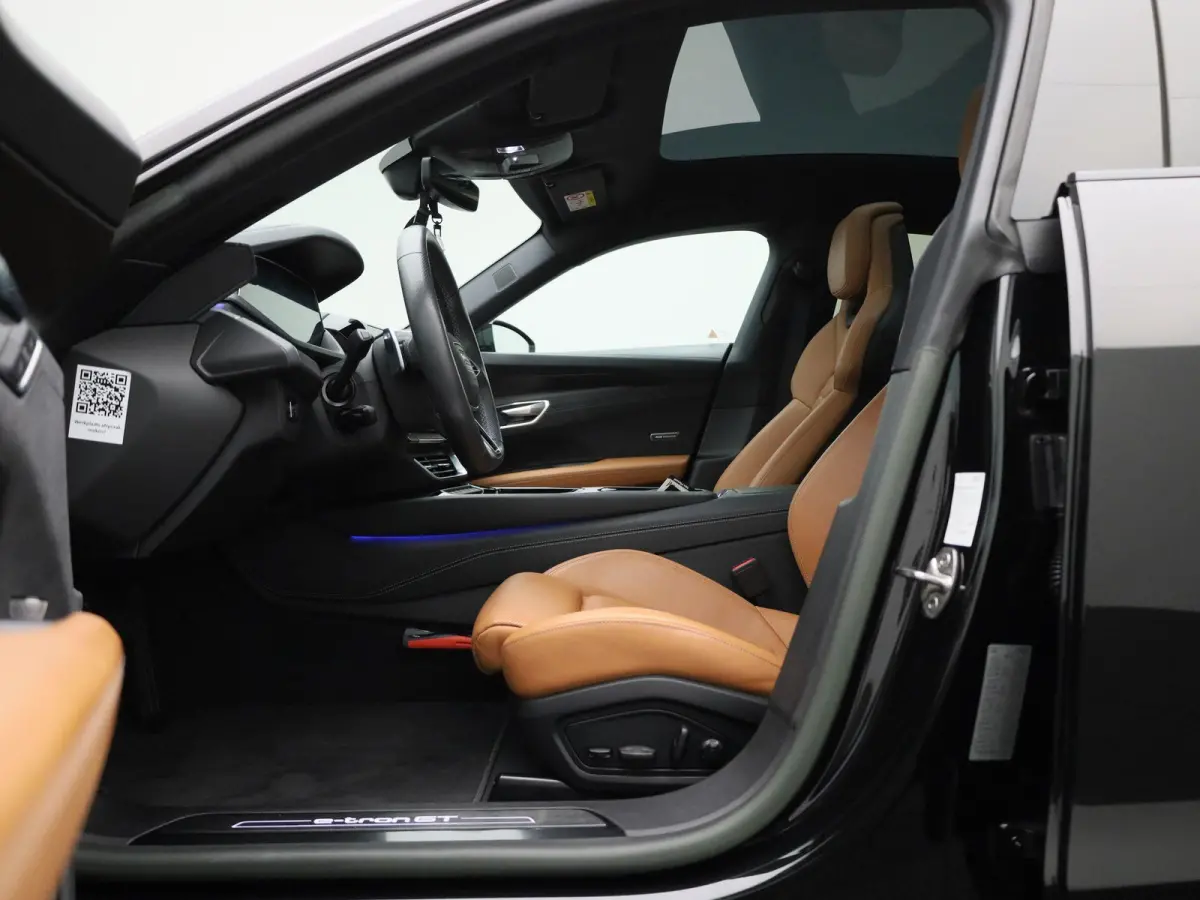 93 kWh 476 PK | Audi Exclusive | Navigatie | 360 Camera | Bang & Olufsen Premium | Dodehoek detectie | Adaptive cruise control | Stoelverwarming | Stoelventilatie | 21' Lichtmetalen velgen |