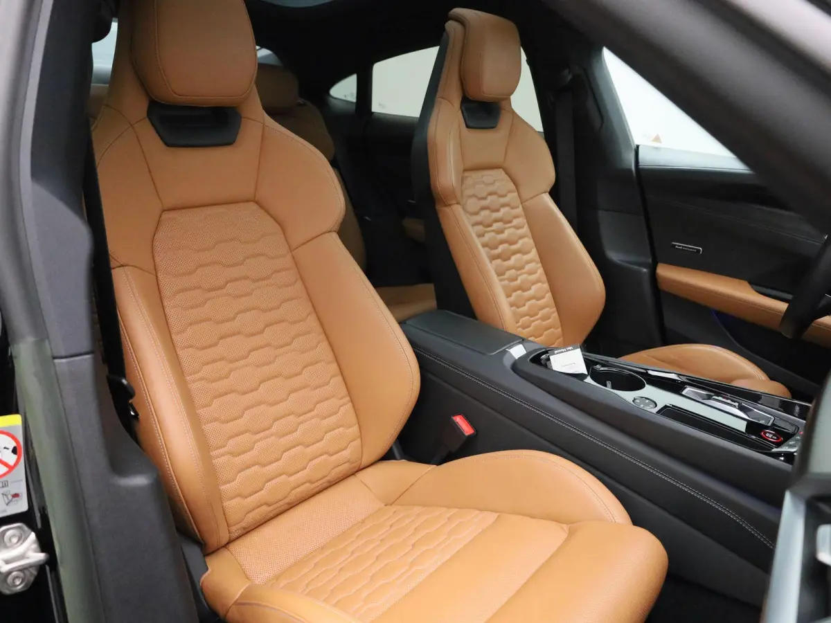 93 kWh 476 PK | Audi Exclusive | Navigatie | 360 Camera | Bang & Olufsen Premium | Dodehoek detectie | Adaptive cruise control | Stoelverwarming | Stoelventilatie | 21' Lichtmetalen velgen |