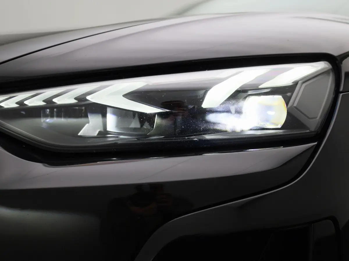 93 kWh 476 PK | Audi Exclusive | Navigatie | 360 Camera | Bang & Olufsen Premium | Dodehoek detectie | Adaptive cruise control | Stoelverwarming | Stoelventilatie | 21' Lichtmetalen velgen |