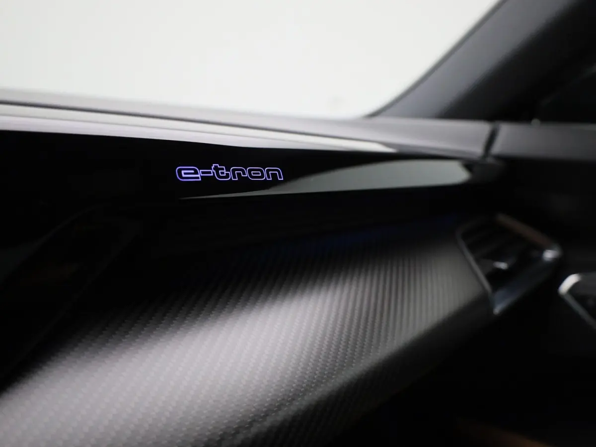 93 kWh 476 PK | Audi Exclusive | Navigatie | 360 Camera | Bang & Olufsen Premium | Dodehoek detectie | Adaptive cruise control | Stoelverwarming | Stoelventilatie | 21' Lichtmetalen velgen |