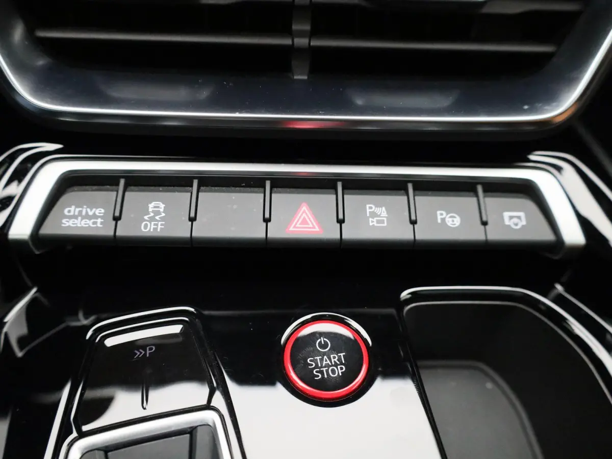 93 kWh 476 PK | Audi Exclusive | Navigatie | 360 Camera | Bang & Olufsen Premium | Dodehoek detectie | Adaptive cruise control | Stoelverwarming | Stoelventilatie | 21' Lichtmetalen velgen |