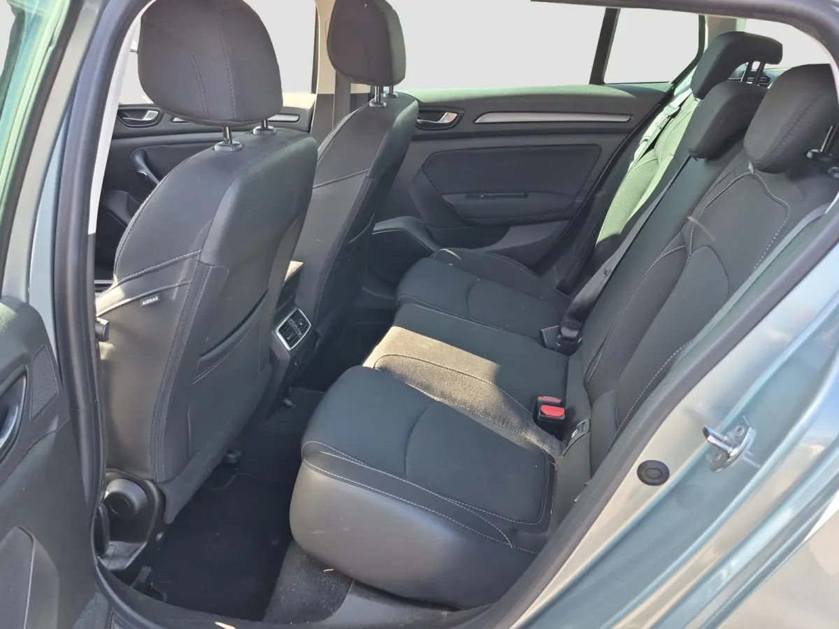 Estate 1.6 Plug-In Hybrid 160 Intens Trekhaak | Stoelverwarming | Keyless | Full LED | Parkeersensoren |