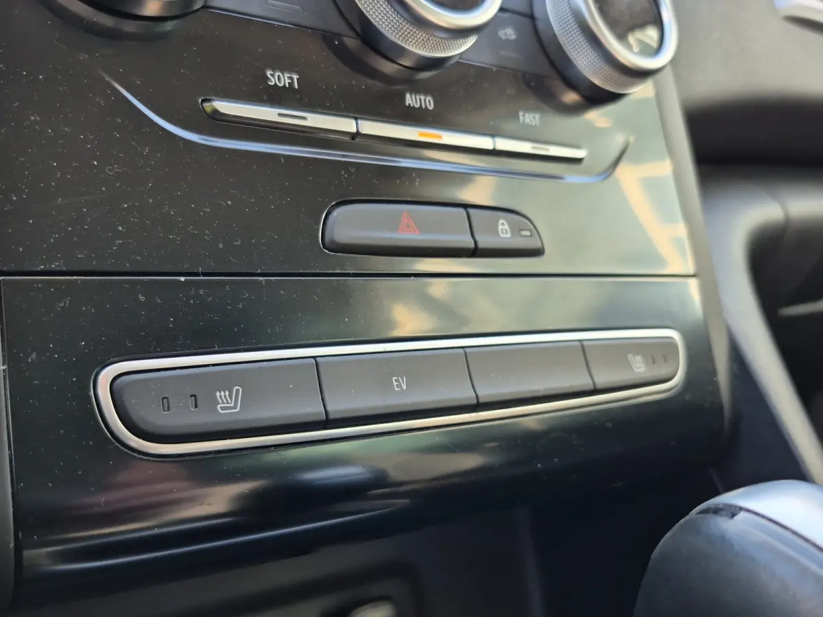 Estate 1.6 Plug-In Hybrid 160 Intens Trekhaak | Stoelverwarming | Keyless | Full LED | Parkeersensoren |