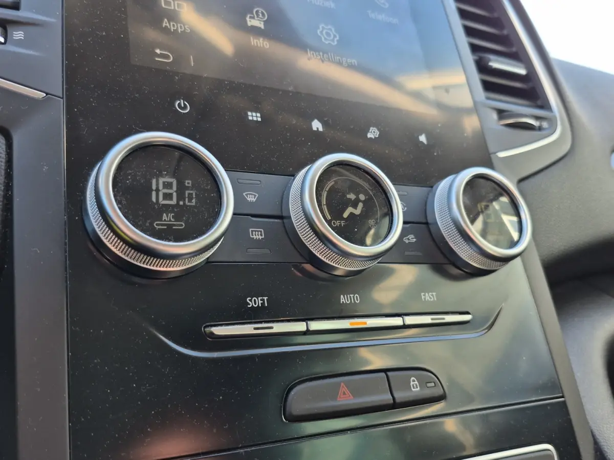Estate 1.6 Plug-In Hybrid 160 Intens Trekhaak | Stoelverwarming | Keyless | Full LED | Parkeersensoren |