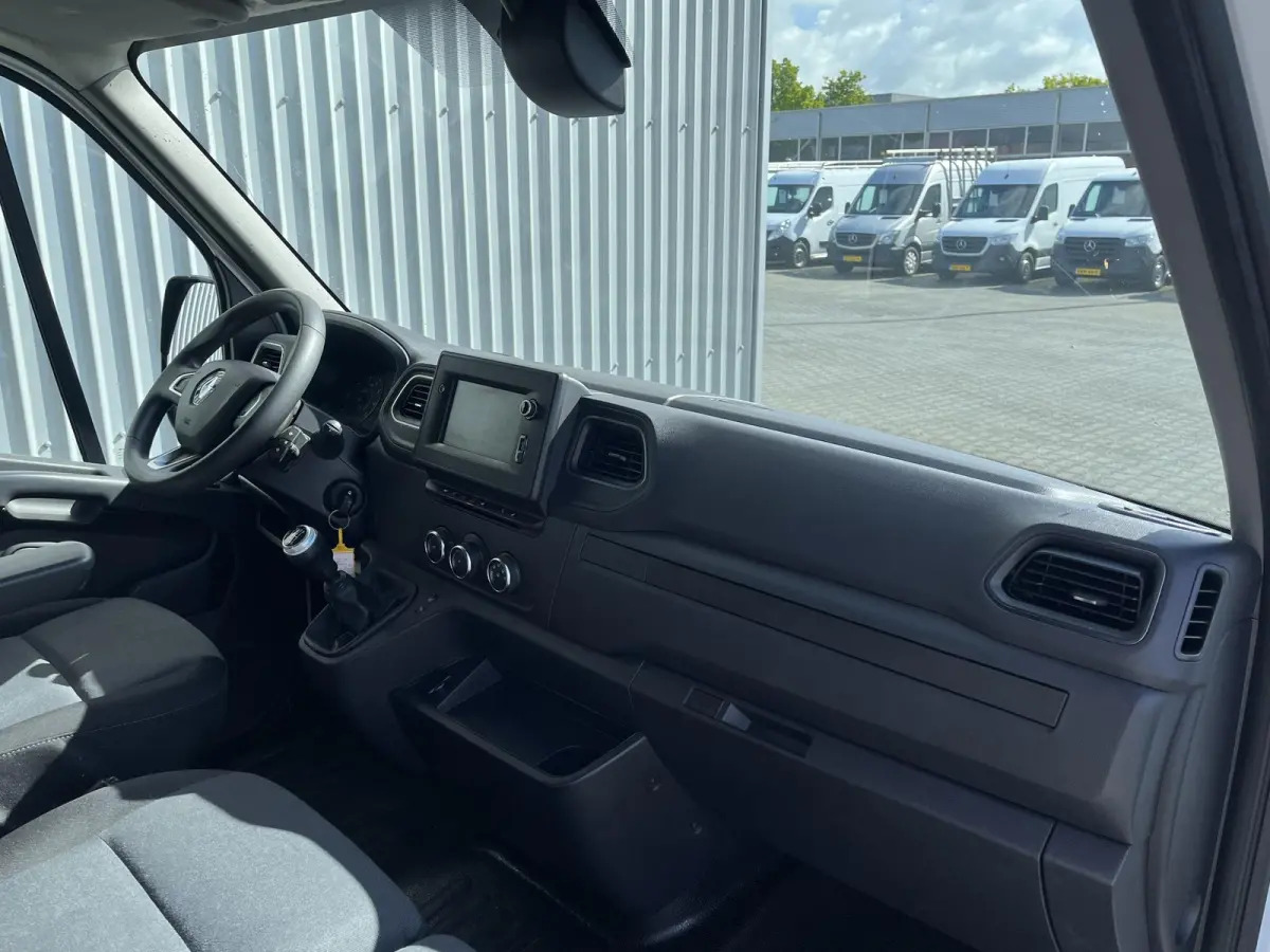 T35 2.3 dCi 150 L3H2*CARPLAY*NAV*CRUISE*A/C*3PERS*