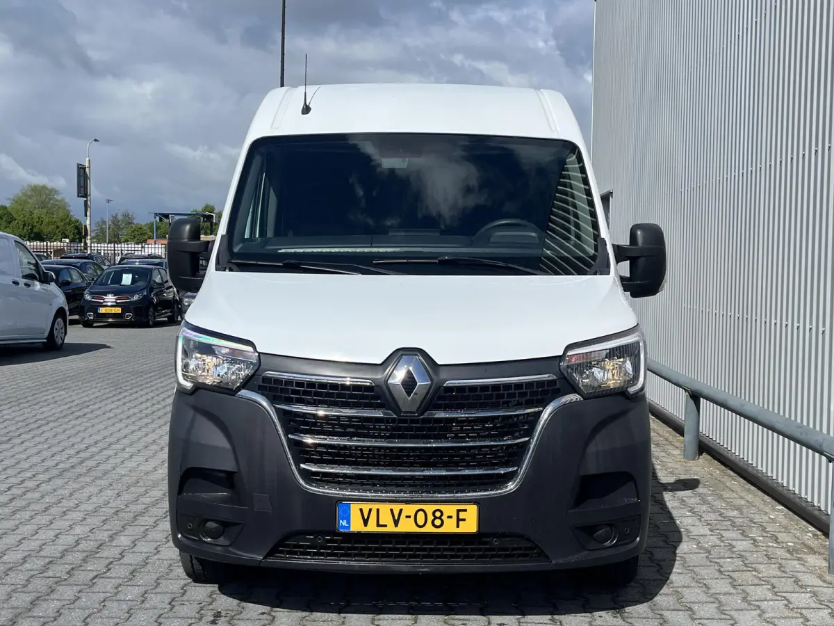 T35 2.3 dCi 150 L3H2*CARPLAY*NAV*CRUISE*A/C*3PERS*