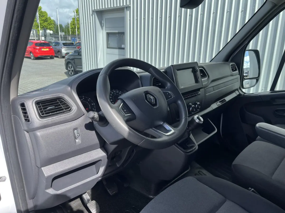 T35 2.3 dCi 150 L3H2*CARPLAY*NAV*CRUISE*A/C*3PERS*