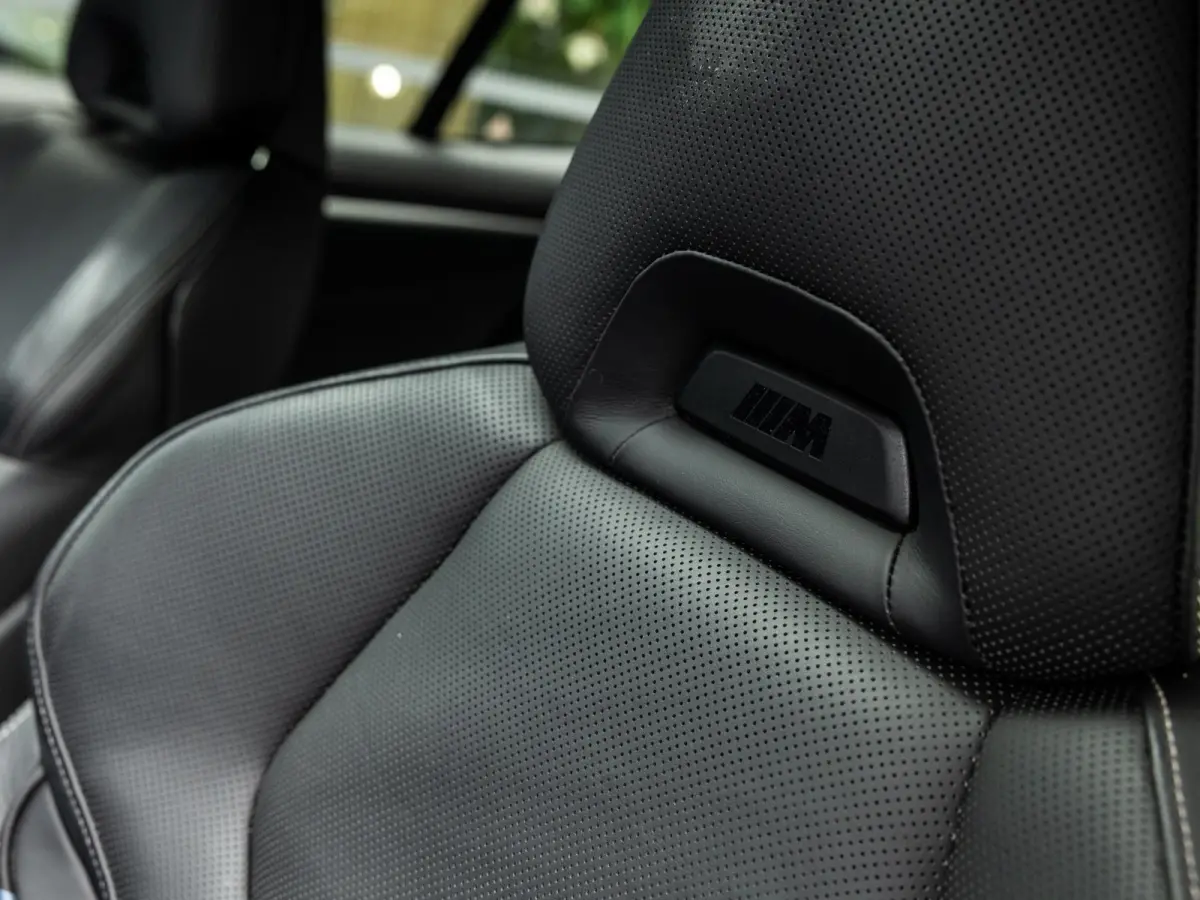 840i xDrive High Executive | M-SPORT | INDIVIDUAL FROZEN BLUESTONE | 20 INCH | HARMAN KARDON | SCHUIF-KANTELDAK | SOFTCLOSE | BMW LASER | RIJ-ASSISTENTIE PAKKET | INTEGRAL ACTIVE STEERING | 