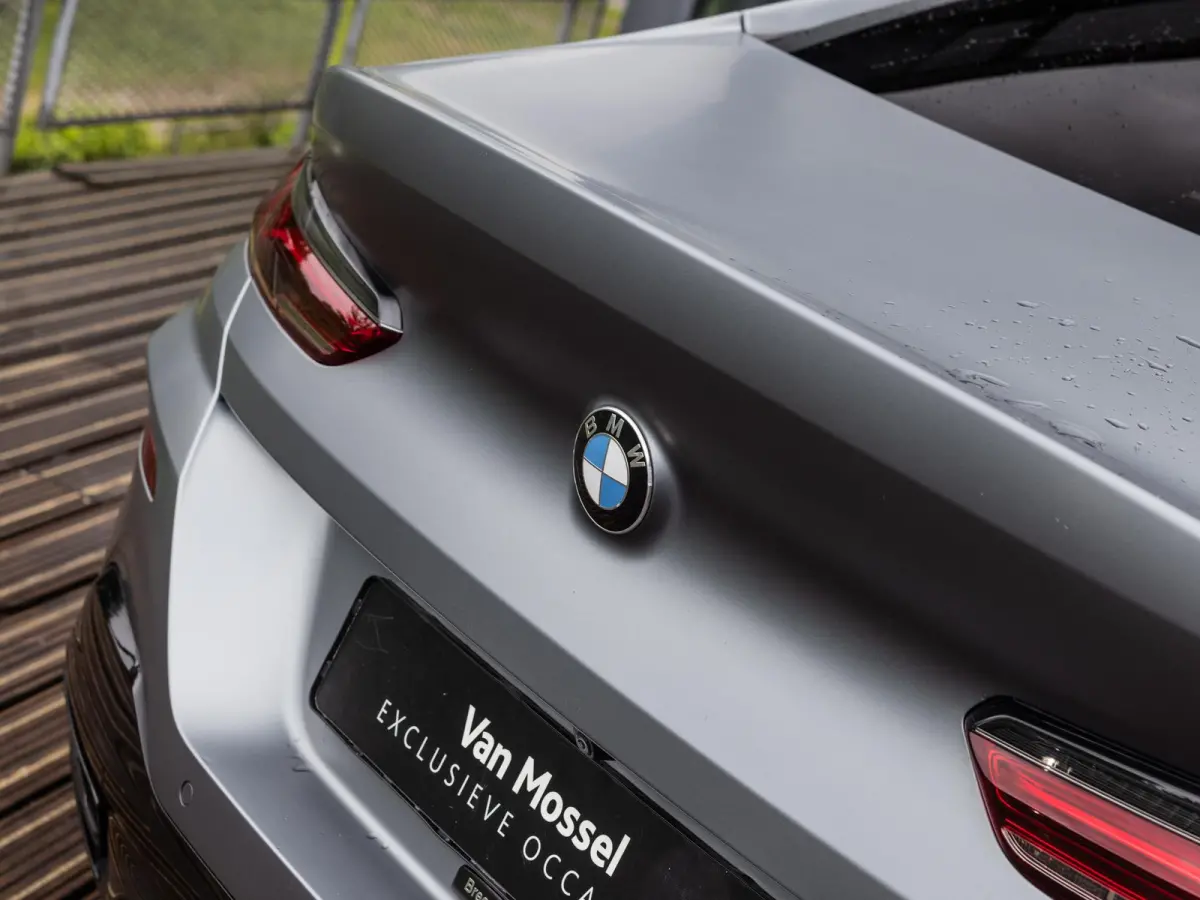 840i xDrive High Executive | M-SPORT | INDIVIDUAL FROZEN BLUESTONE | 20 INCH | HARMAN KARDON | SCHUIF-KANTELDAK | SOFTCLOSE | BMW LASER | RIJ-ASSISTENTIE PAKKET | INTEGRAL ACTIVE STEERING | 