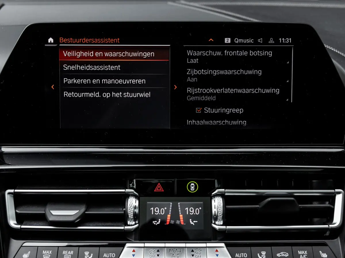 840i xDrive High Executive | M-SPORT | INDIVIDUAL FROZEN BLUESTONE | 20 INCH | HARMAN KARDON | SCHUIF-KANTELDAK | SOFTCLOSE | BMW LASER | RIJ-ASSISTENTIE PAKKET | INTEGRAL ACTIVE STEERING | 