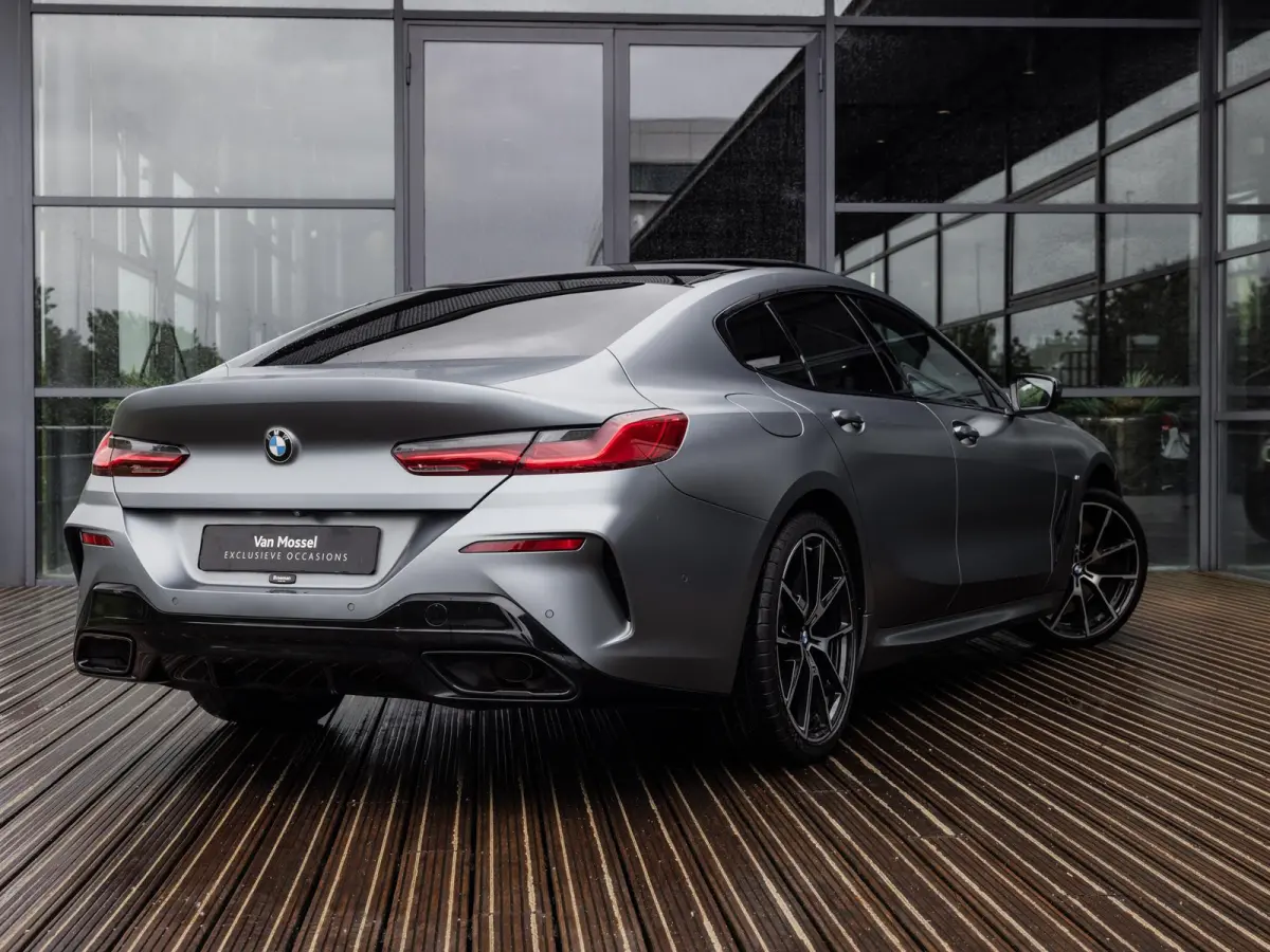 840i xDrive High Executive | M-SPORT | INDIVIDUAL FROZEN BLUESTONE | 20 INCH | HARMAN KARDON | SCHUIF-KANTELDAK | SOFTCLOSE | BMW LASER | RIJ-ASSISTENTIE PAKKET | INTEGRAL ACTIVE STEERING | 