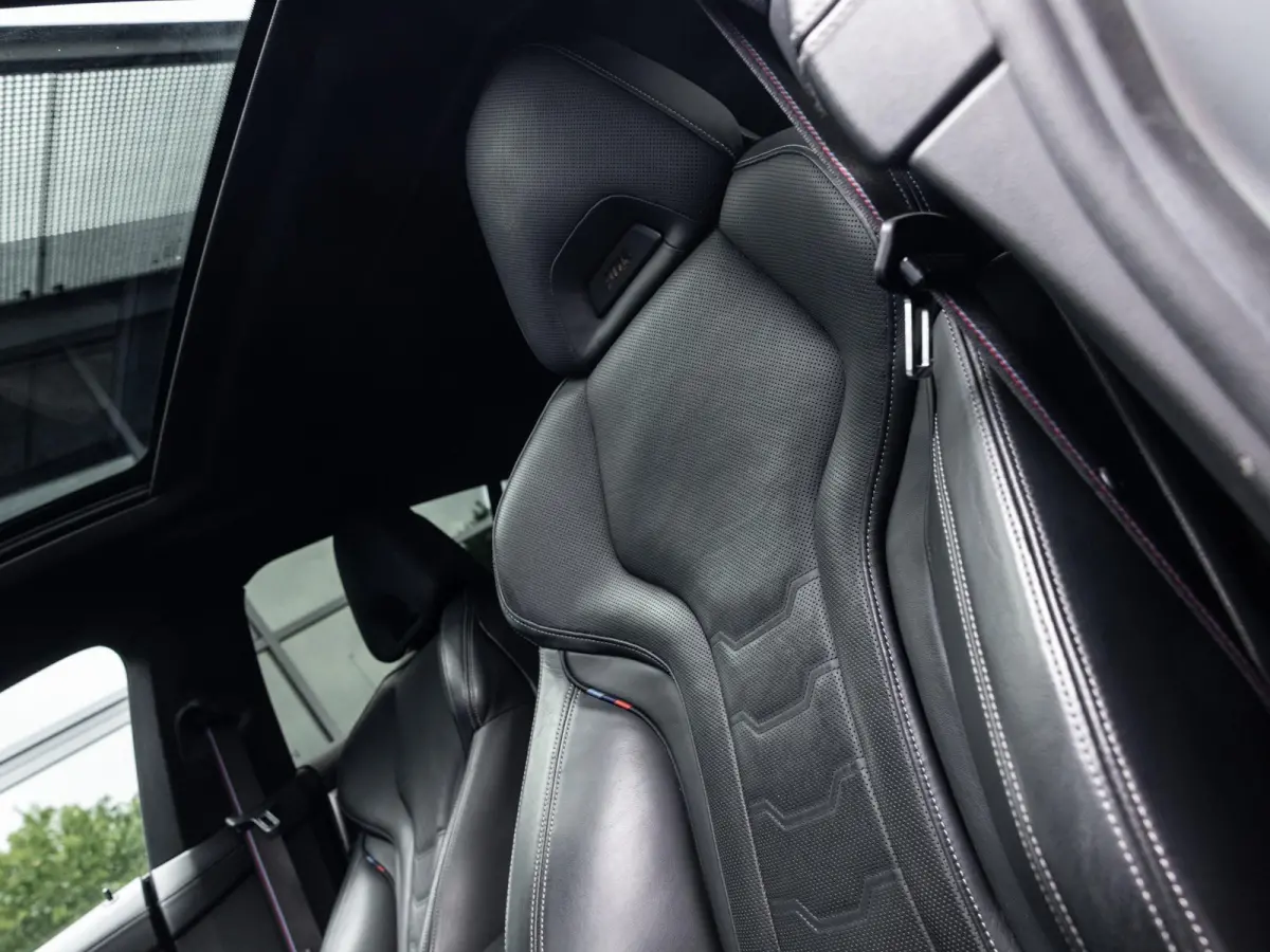 840i xDrive High Executive | M-SPORT | INDIVIDUAL FROZEN BLUESTONE | 20 INCH | HARMAN KARDON | SCHUIF-KANTELDAK | SOFTCLOSE | BMW LASER | RIJ-ASSISTENTIE PAKKET | INTEGRAL ACTIVE STEERING | 