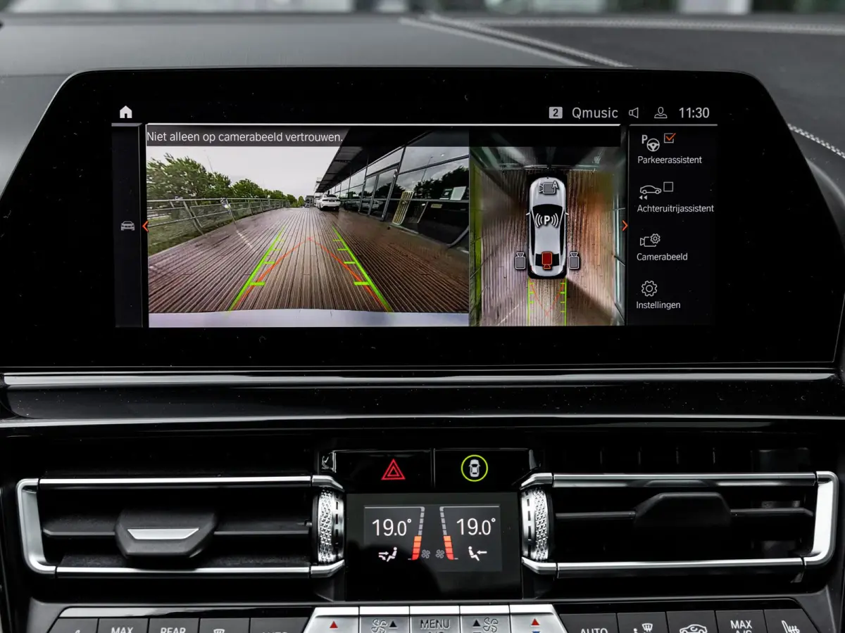 840i xDrive High Executive | M-SPORT | INDIVIDUAL FROZEN BLUESTONE | 20 INCH | HARMAN KARDON | SCHUIF-KANTELDAK | SOFTCLOSE | BMW LASER | RIJ-ASSISTENTIE PAKKET | INTEGRAL ACTIVE STEERING | 