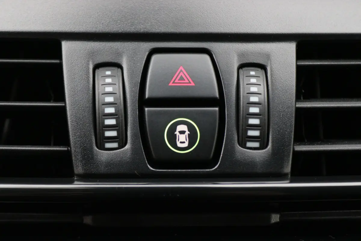 218i Executive Automaat Climate, Cruise, Navigatie, Bluetooth, LED, PDC, Elektrische Pakket, 16''