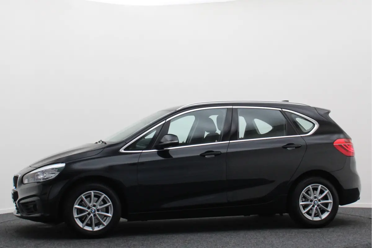 218i Executive Automaat Climate, Cruise, Navigatie, Bluetooth, LED, PDC, Elektrische Pakket, 16''