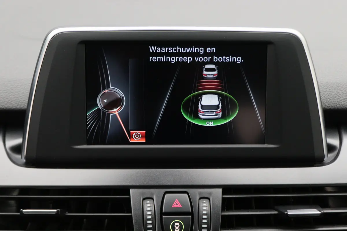218i Executive Automaat Climate, Cruise, Navigatie, Bluetooth, LED, PDC, Elektrische Pakket, 16''