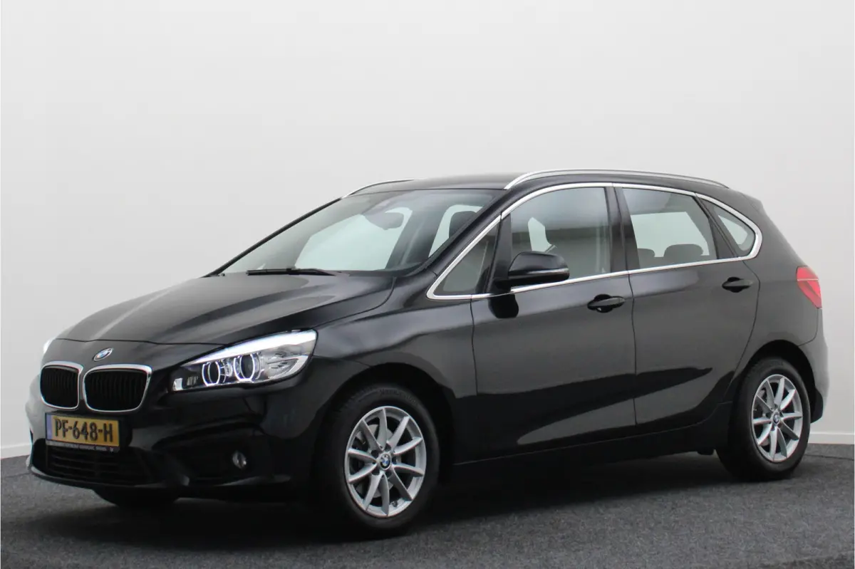 218i Executive Automaat Climate, Cruise, Navigatie, Bluetooth, LED, PDC, Elektrische Pakket, 16''