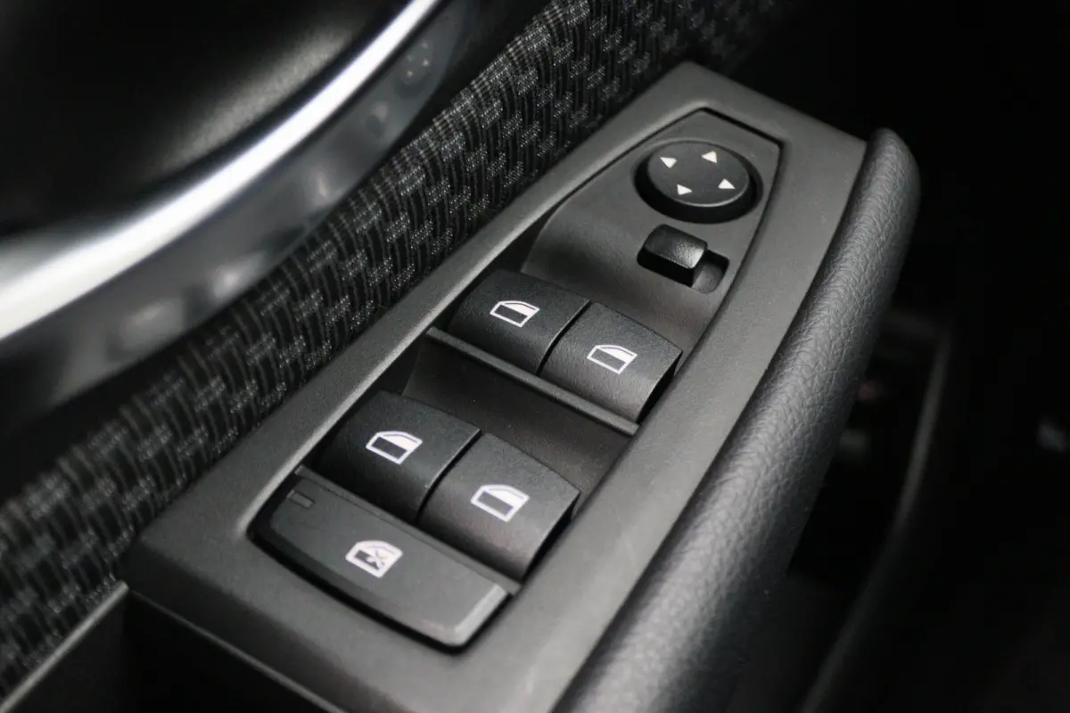218i Executive Automaat Climate, Cruise, Navigatie, Bluetooth, LED, PDC, Elektrische Pakket, 16''