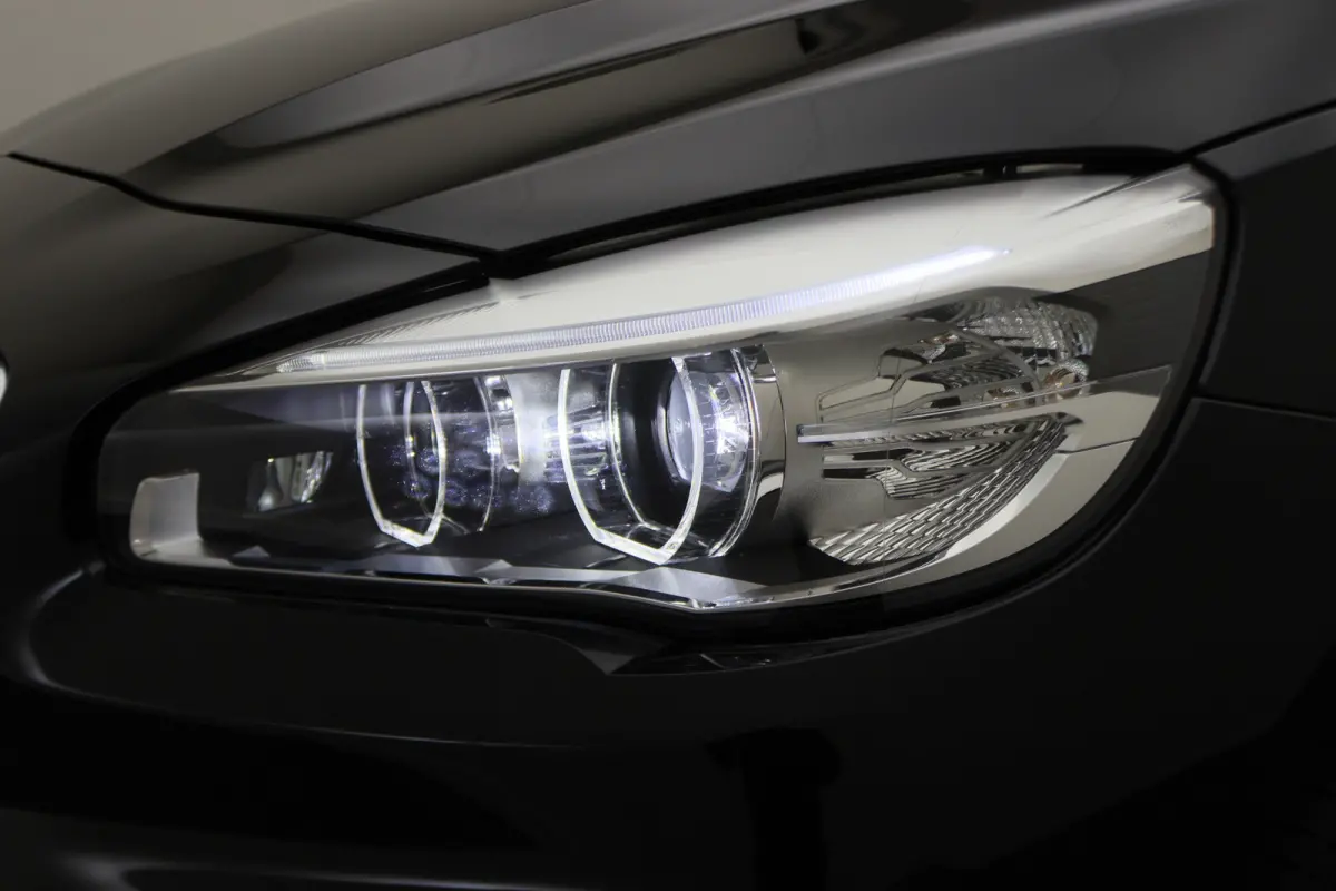 218i Executive Automaat Climate, Cruise, Navigatie, Bluetooth, LED, PDC, Elektrische Pakket, 16''
