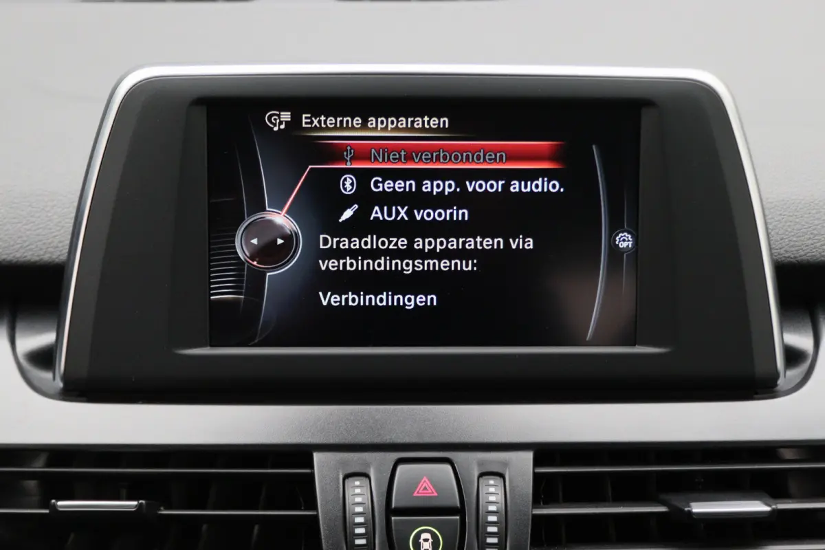 218i Executive Automaat Climate, Cruise, Navigatie, Bluetooth, LED, PDC, Elektrische Pakket, 16''