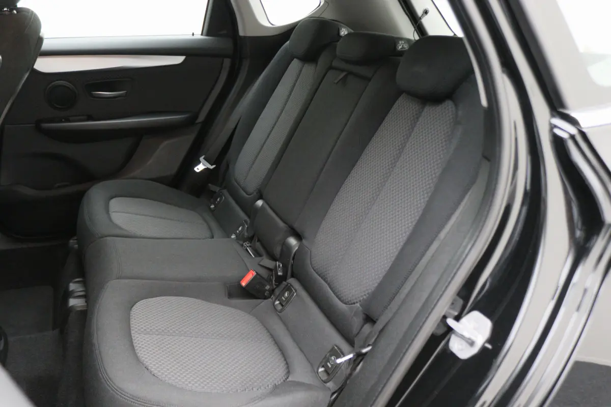 218i Executive Automaat Climate, Cruise, Navigatie, Bluetooth, LED, PDC, Elektrische Pakket, 16''