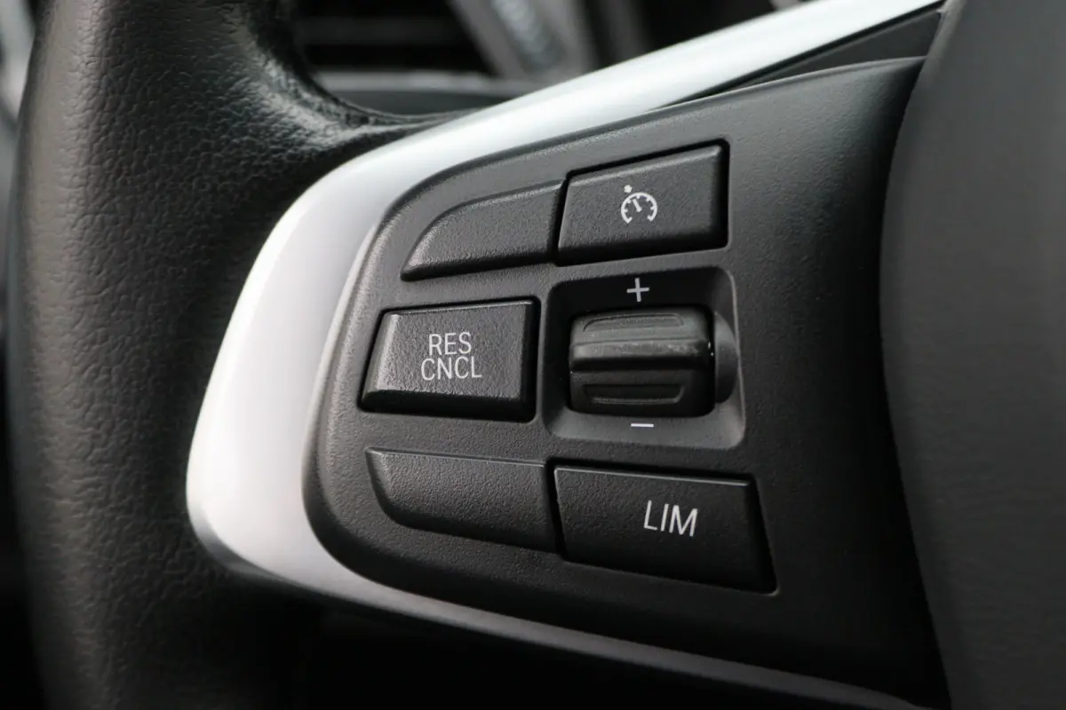 218i Executive Automaat Climate, Cruise, Navigatie, Bluetooth, LED, PDC, Elektrische Pakket, 16''