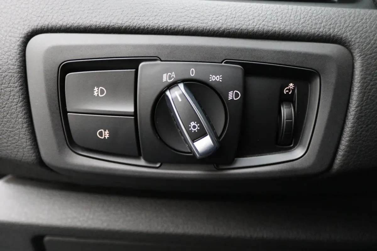 218i Executive Automaat Climate, Cruise, Navigatie, Bluetooth, LED, PDC, Elektrische Pakket, 16''