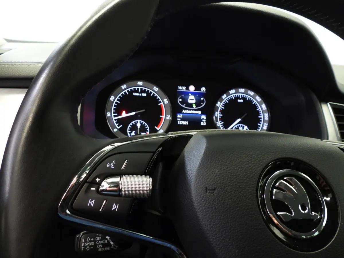 1.5 TSI Business Edition 7-Pers. NAVI/CAMERA/CLIMA/18"LMV!