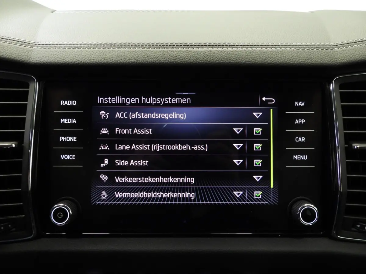 1.5 TSI Business Edition 7-Pers. NAVI/CAMERA/CLIMA/18"LMV!