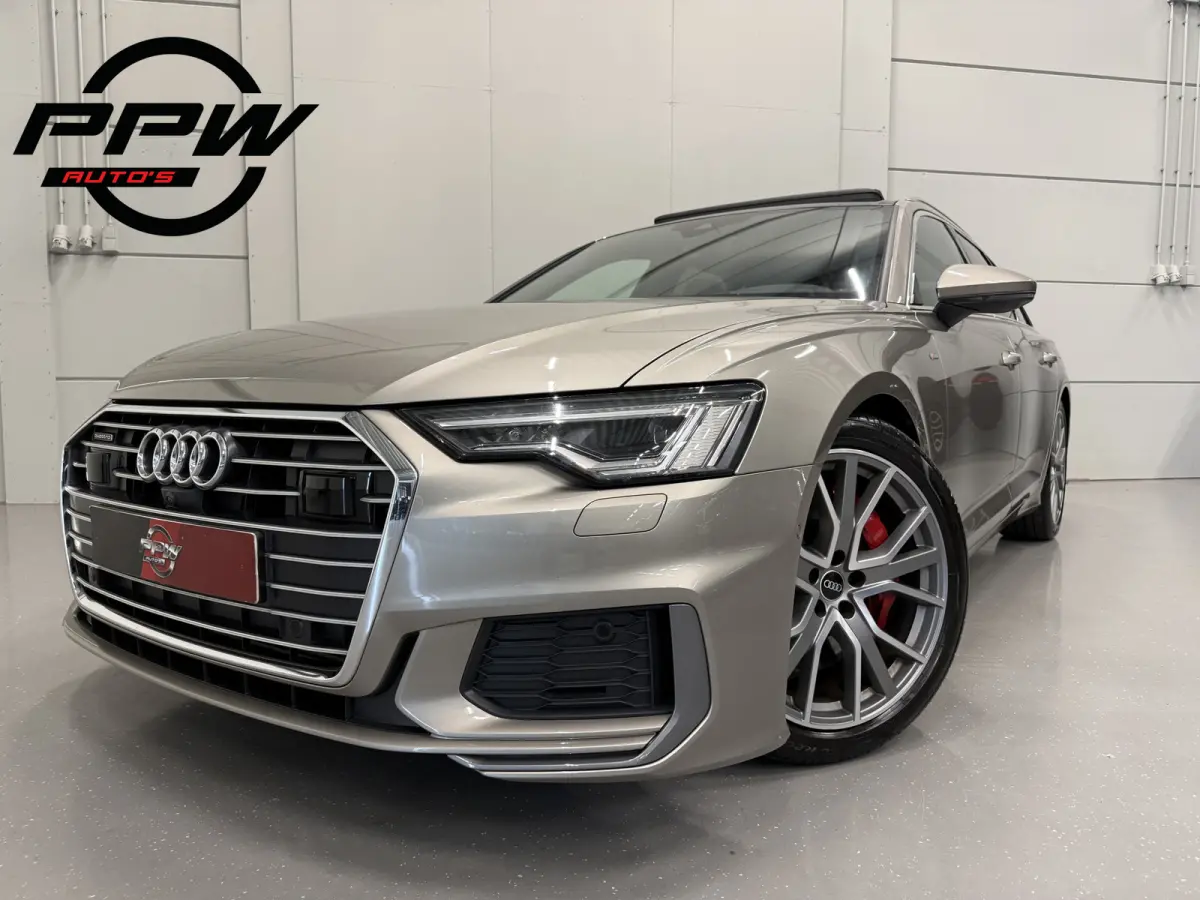 55 TFSI e quattro Competition PANO/SOH 99%/HEAD-UP/MEMORY/360CAMERA/CARPLAY/SFEER/KEYLESS/ACC/MATRIX/20"AUDISPORT/S-LINE SPORTPAKKET/KARATBEIGE METALLIC/VOLLEDIG AUDI DEALER HISTORIE