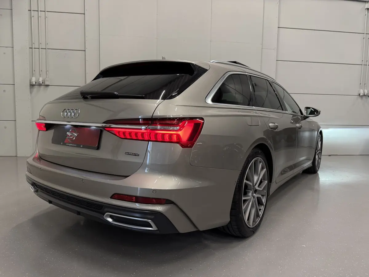 55 TFSI e quattro Competition PANO/SOH 99%/HEAD-UP/MEMORY/360CAMERA/CARPLAY/SFEER/KEYLESS/ACC/MATRIX/20"AUDISPORT/S-LINE SPORTPAKKET/KARATBEIGE METALLIC/VOLLEDIG AUDI DEALER HISTORIE
