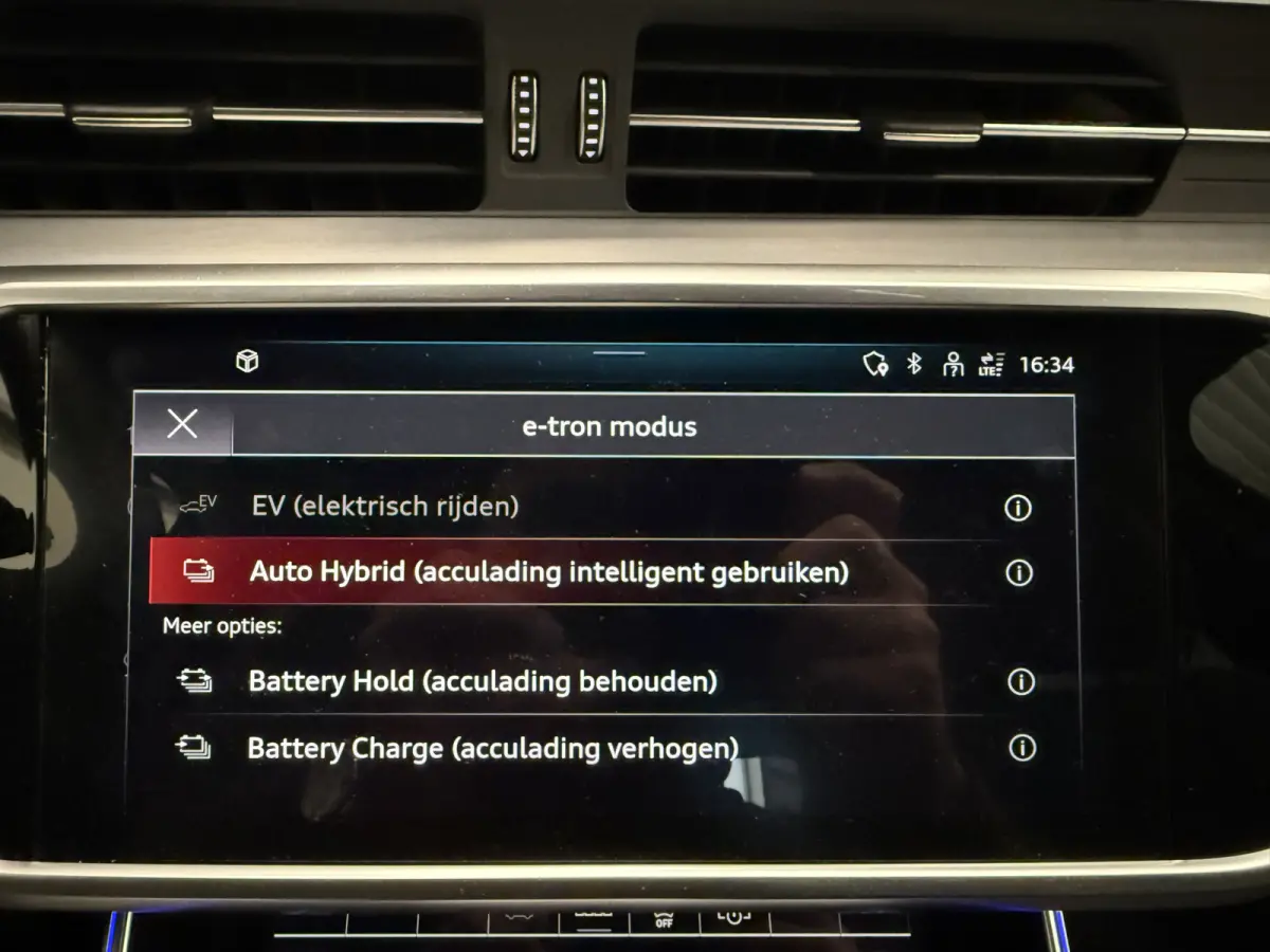 55 TFSI e quattro Competition PANO/SOH 99%/HEAD-UP/MEMORY/360CAMERA/CARPLAY/SFEER/KEYLESS/ACC/MATRIX/20"AUDISPORT/S-LINE SPORTPAKKET/KARATBEIGE METALLIC/VOLLEDIG AUDI DEALER HISTORIE