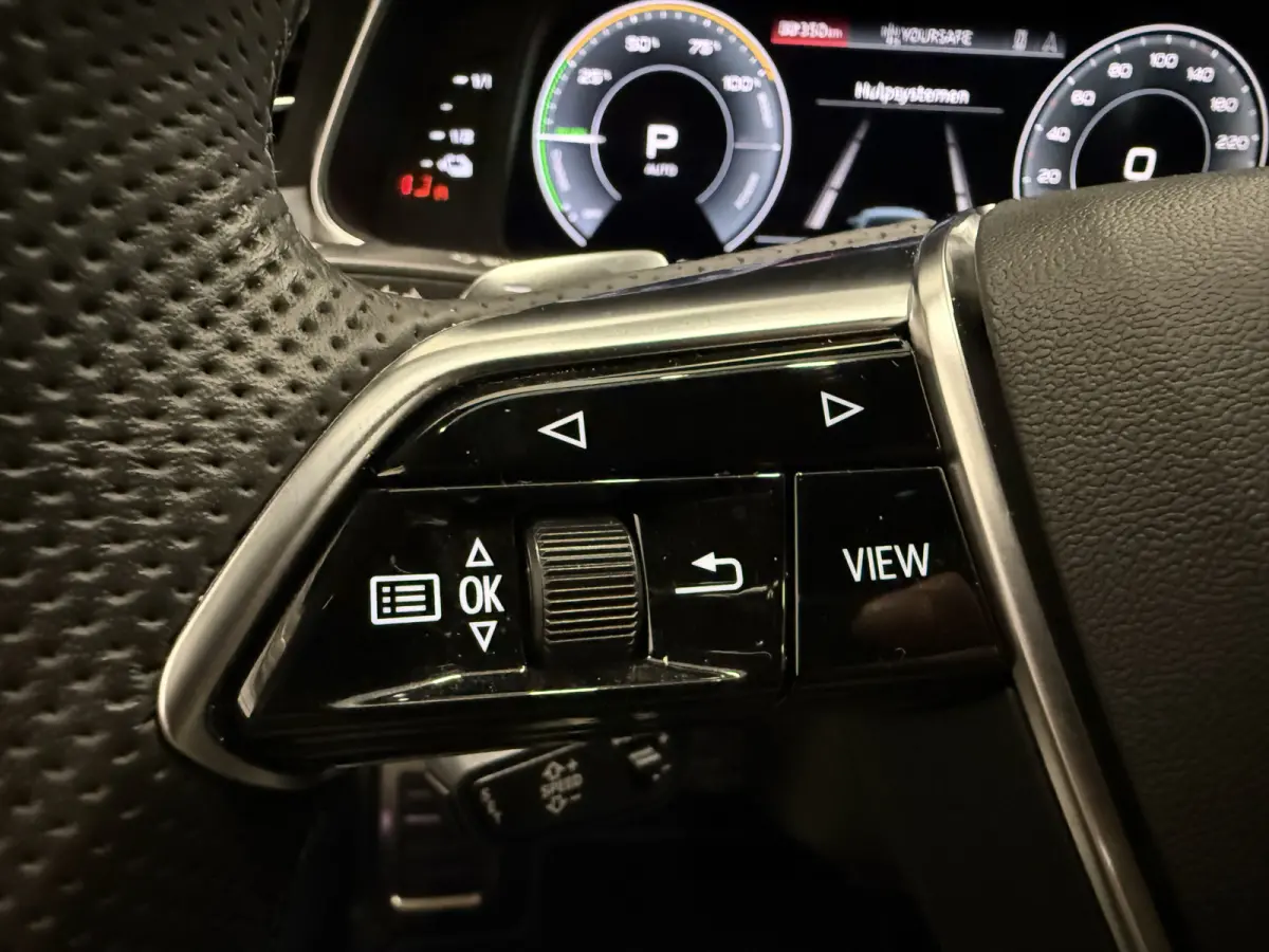 55 TFSI e quattro Competition PANO/SOH 99%/HEAD-UP/MEMORY/360CAMERA/CARPLAY/SFEER/KEYLESS/ACC/MATRIX/20"AUDISPORT/S-LINE SPORTPAKKET/KARATBEIGE METALLIC/VOLLEDIG AUDI DEALER HISTORIE