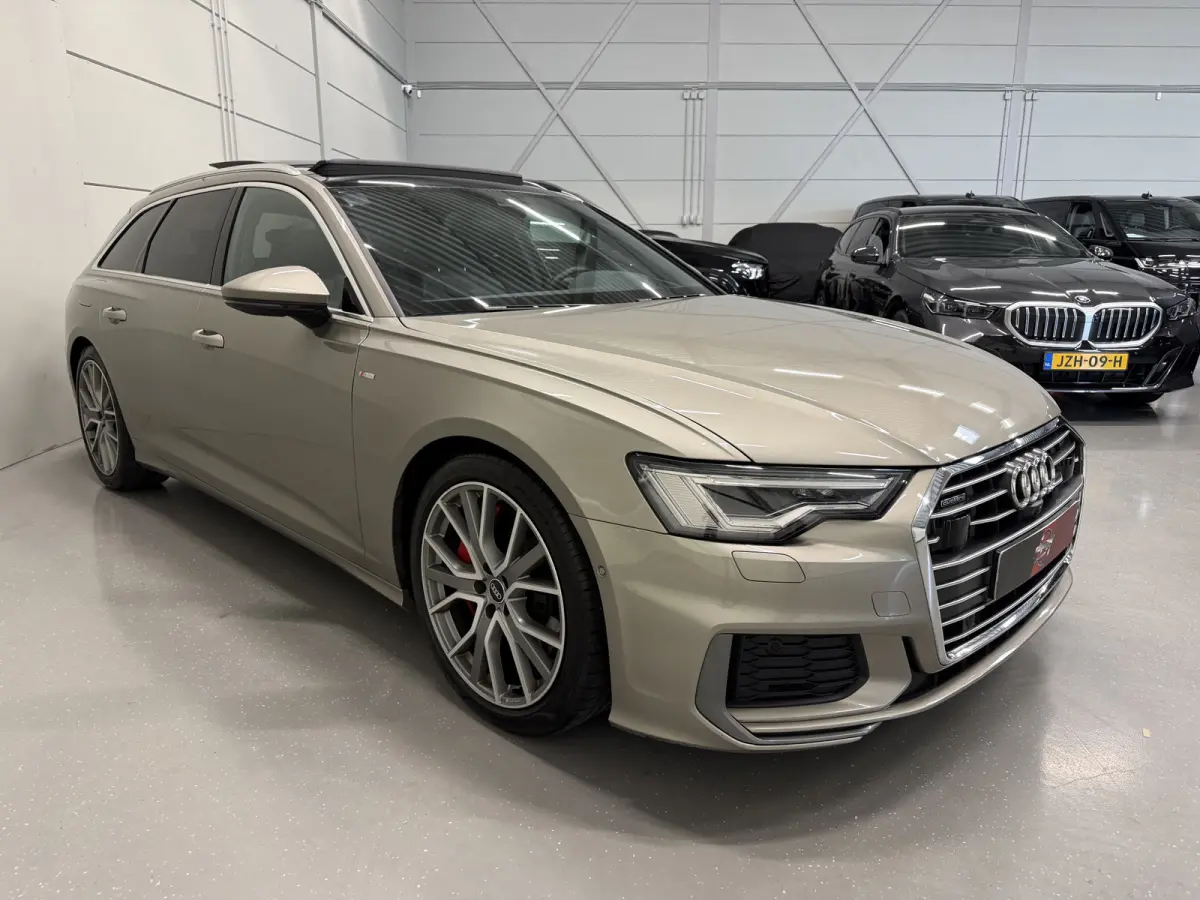 55 TFSI e quattro Competition PANO/SOH 99%/HEAD-UP/MEMORY/360CAMERA/CARPLAY/SFEER/KEYLESS/ACC/MATRIX/20"AUDISPORT/S-LINE SPORTPAKKET/KARATBEIGE METALLIC/VOLLEDIG AUDI DEALER HISTORIE