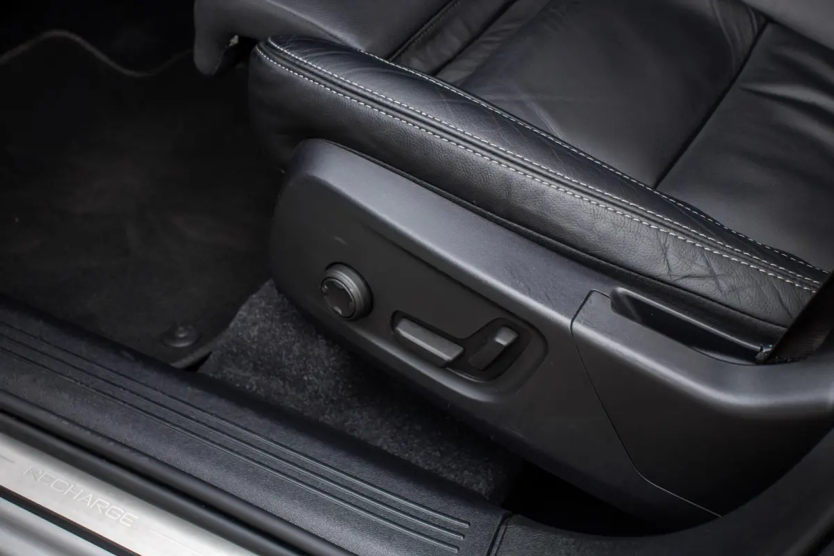 1.5 T5 Plug-in hybrid Ultimate Dark, Pano, Leder