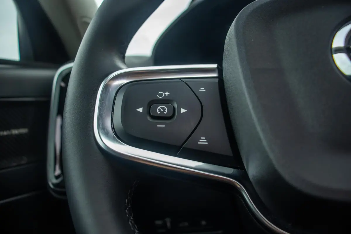 1.5 T5 Plug-in hybrid Ultimate Dark, Pano, Leder