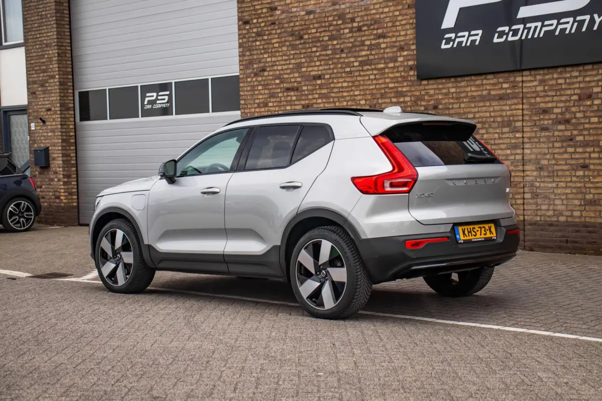 1.5 T5 Plug-in hybrid Ultimate Dark, Pano, Leder