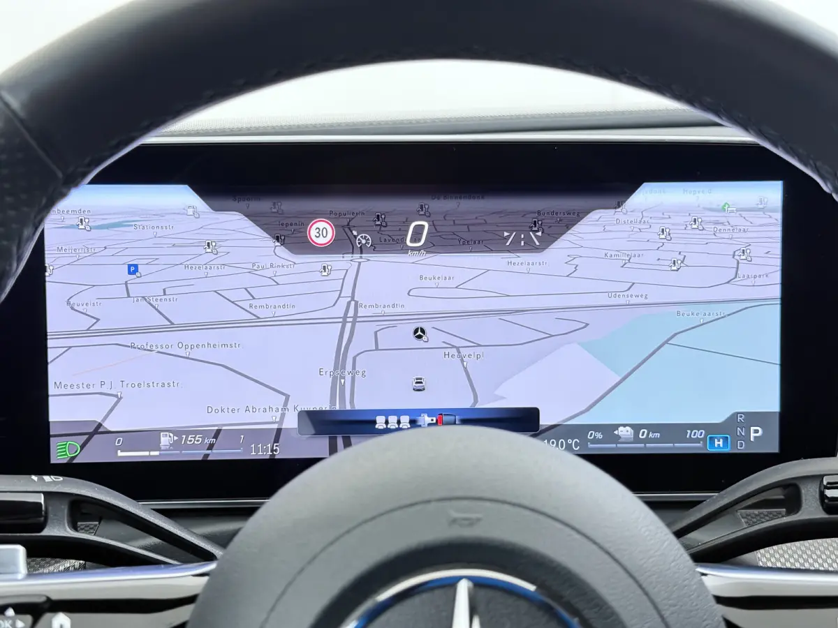 300e AMG // SoH 99% // Trekhaak // Memory // 360 Camera // Keyless // Digital Light // Privacy Glass // Carplay