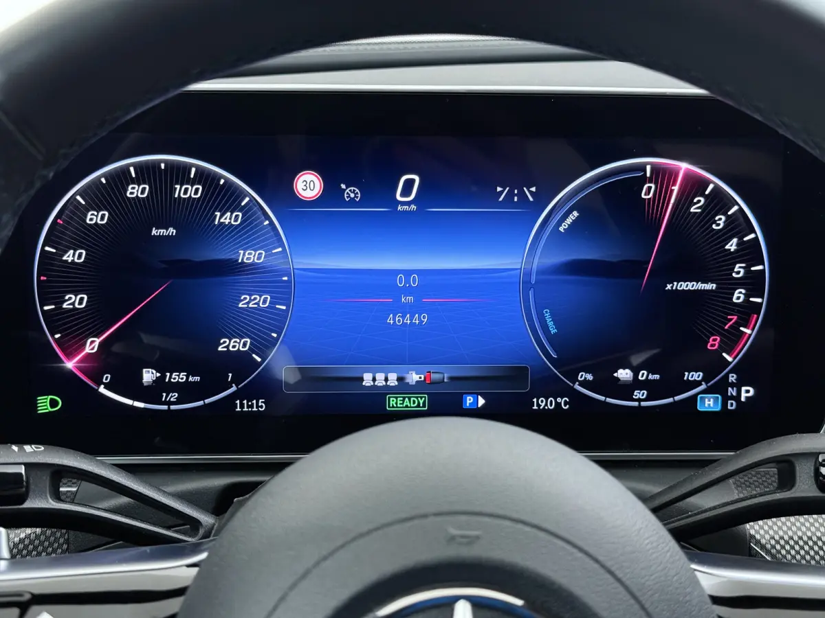 300e AMG // SoH 99% // Trekhaak // Memory // 360 Camera // Keyless // Digital Light // Privacy Glass // Carplay
