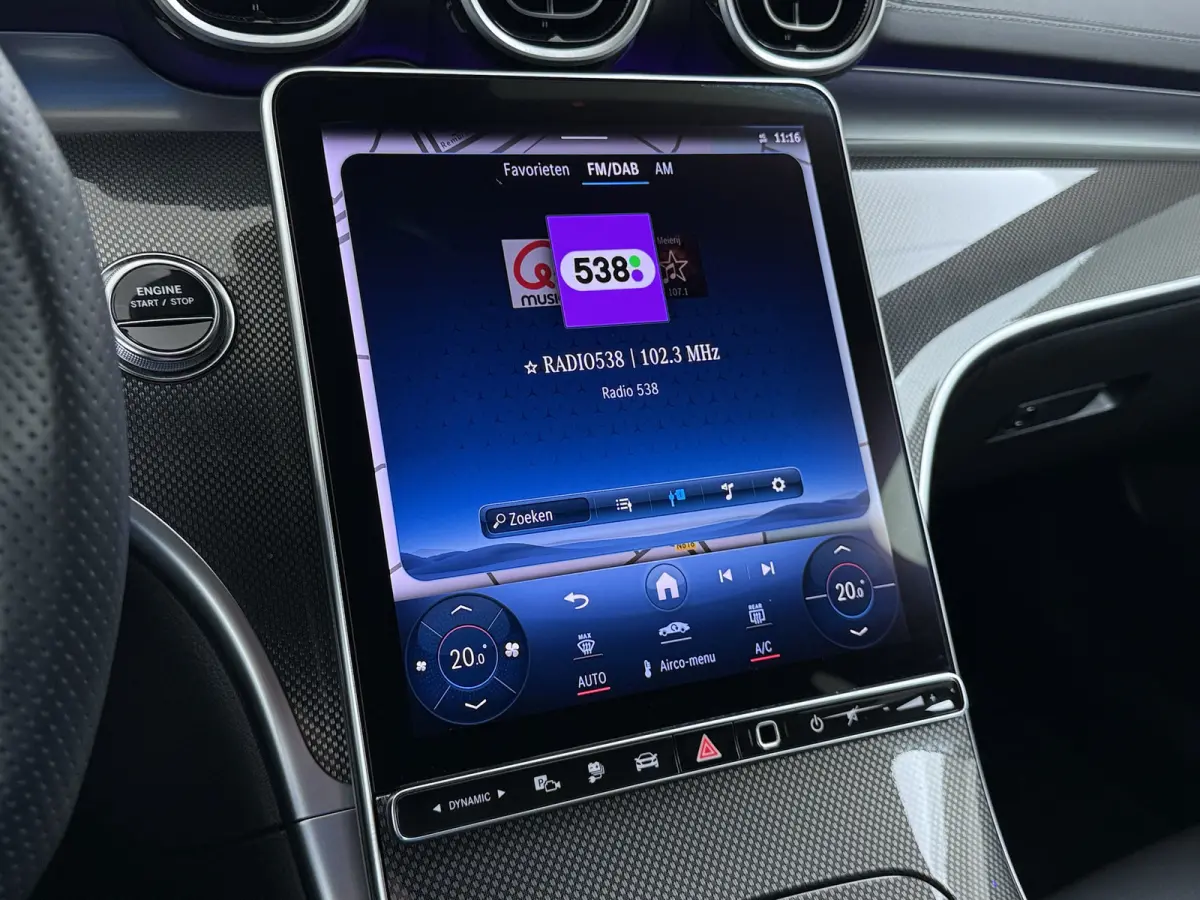 300e AMG // SoH 99% // Trekhaak // Memory // 360 Camera // Keyless // Digital Light // Privacy Glass // Carplay