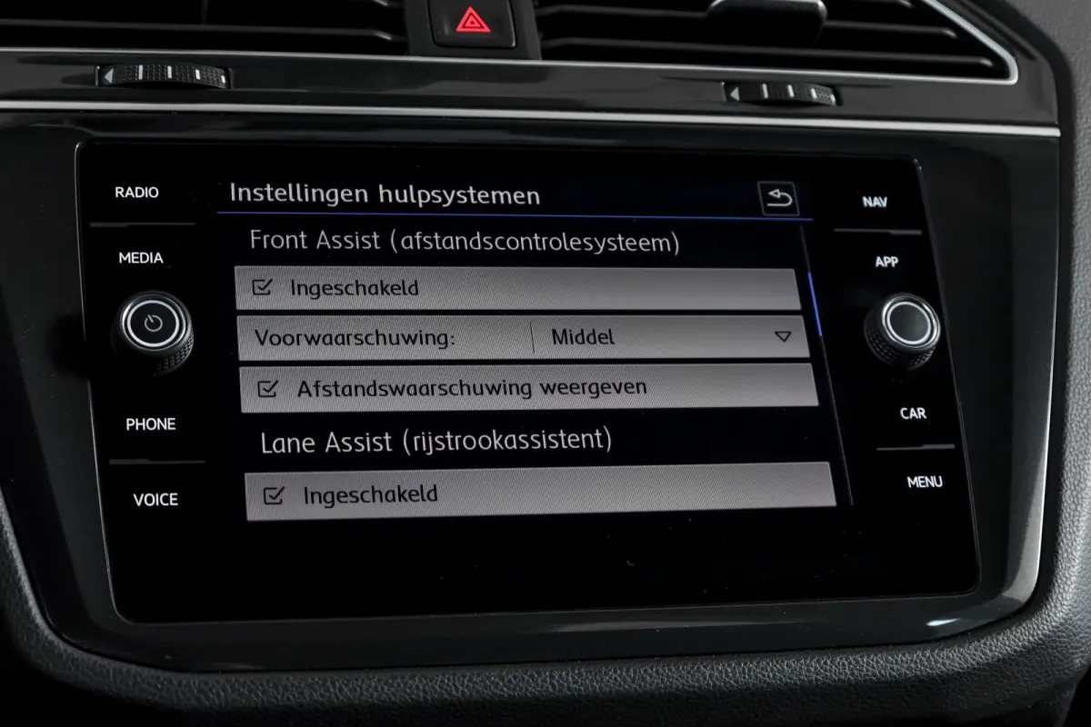 1.5 TSI ACT 150 PK Comfortline Business | Trekhaak | Adapt. Cruise | PDC | Camera | NAV + App. Connect | ECC | LM 17" |