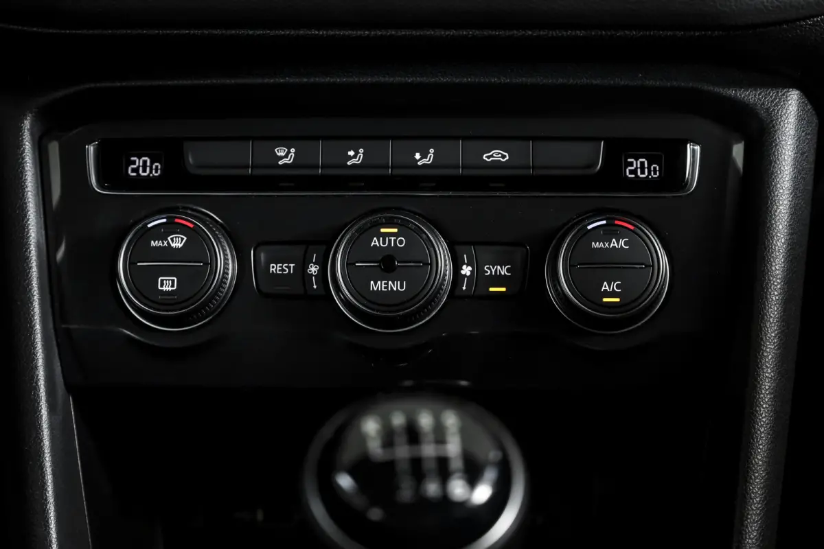 1.5 TSI ACT 150 PK Comfortline Business | Trekhaak | Adapt. Cruise | PDC | Camera | NAV + App. Connect | ECC | LM 17" |