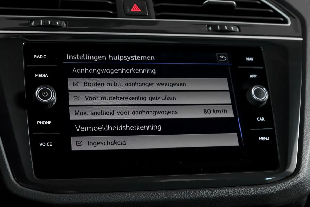 1.5 TSI ACT 150 PK Comfortline Business | Trekhaak | Adapt. Cruise | PDC | Camera | NAV + App. Connect | ECC | LM 17" |