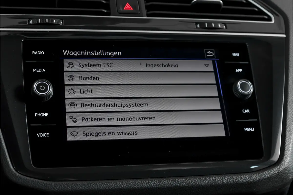 1.5 TSI ACT 150 PK Comfortline Business | Trekhaak | Adapt. Cruise | PDC | Camera | NAV + App. Connect | ECC | LM 17" |