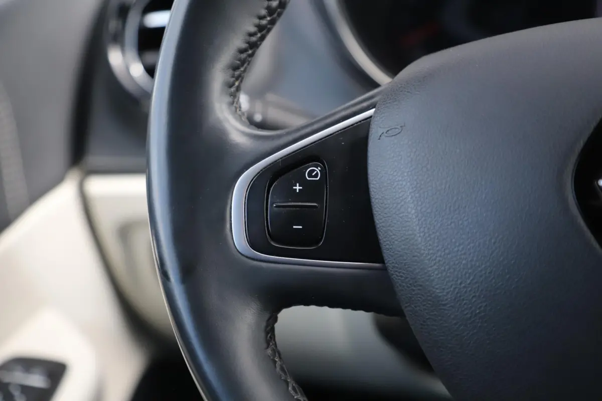 1.2 TCe Initiale Paris BOSE Lederen Bekleding Navigatie Achteruitrijcamera LED Stoelverwarming