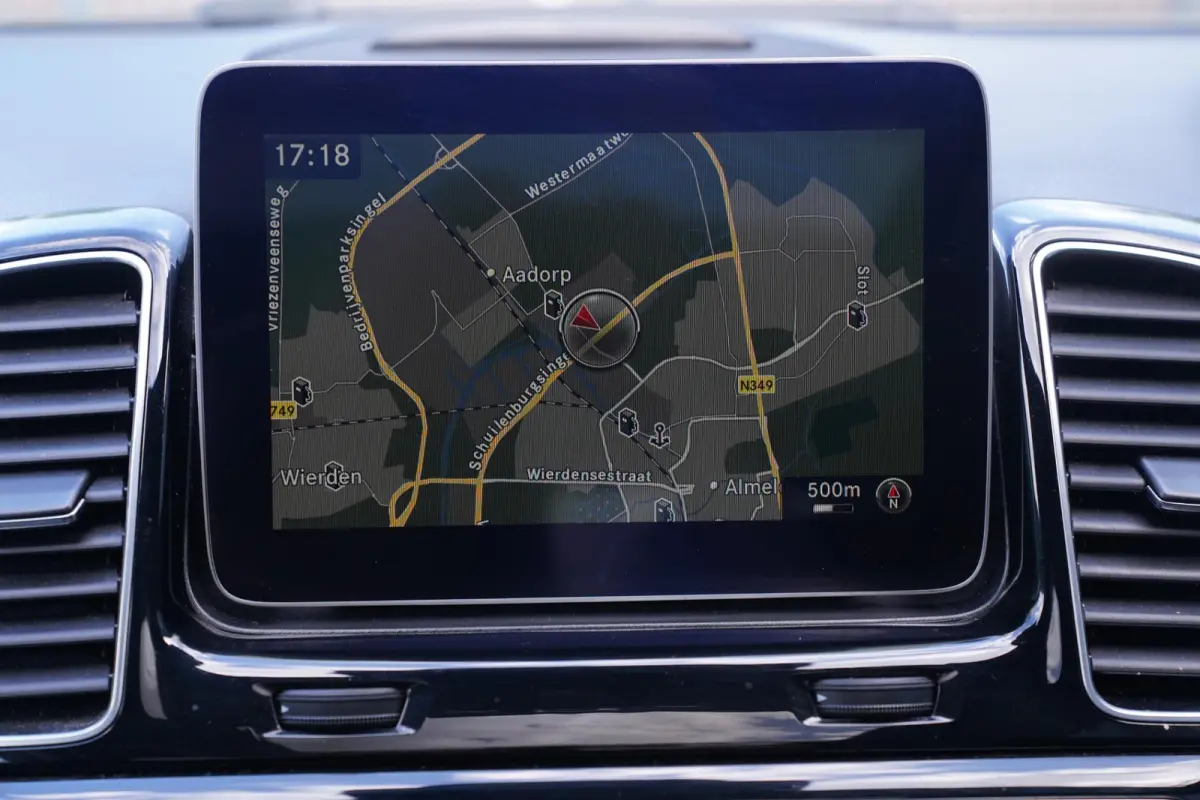 250 d 4MATIC AMG Sport Edition NAP Panodak Leder Luchtvering 21"-inch Soft-close Wegklapbare trekhaak Apple Carplay