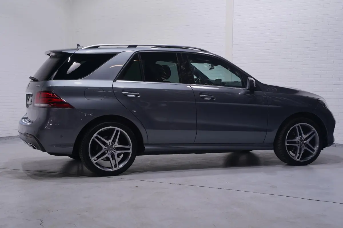 250 d 4MATIC AMG Sport Edition NAP Panodak Leder Luchtvering 21"-inch Soft-close Wegklapbare trekhaak Apple Carplay