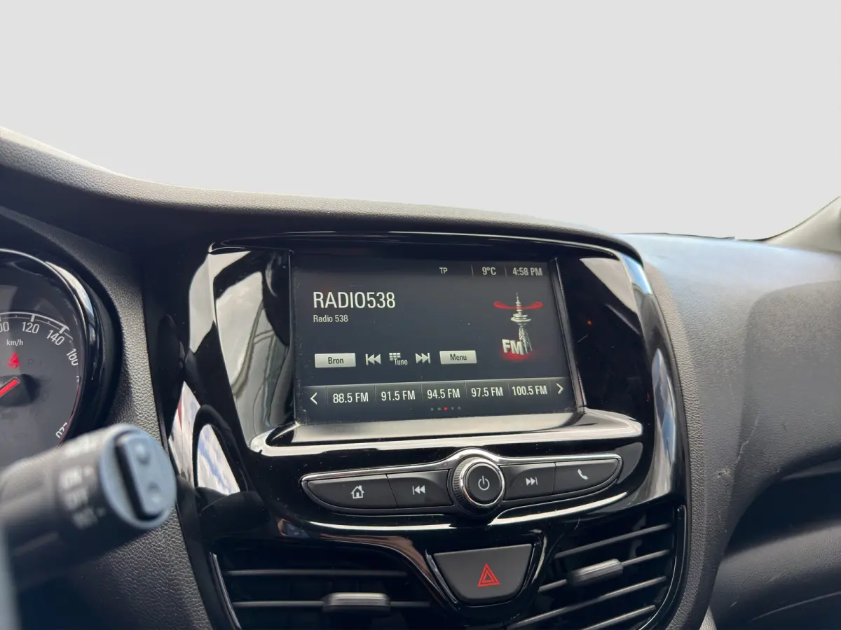 1.0 Online Edition Parkeersensoren | Carplay/android auto | Airco | Cruise control | DAB | Extra getint glas