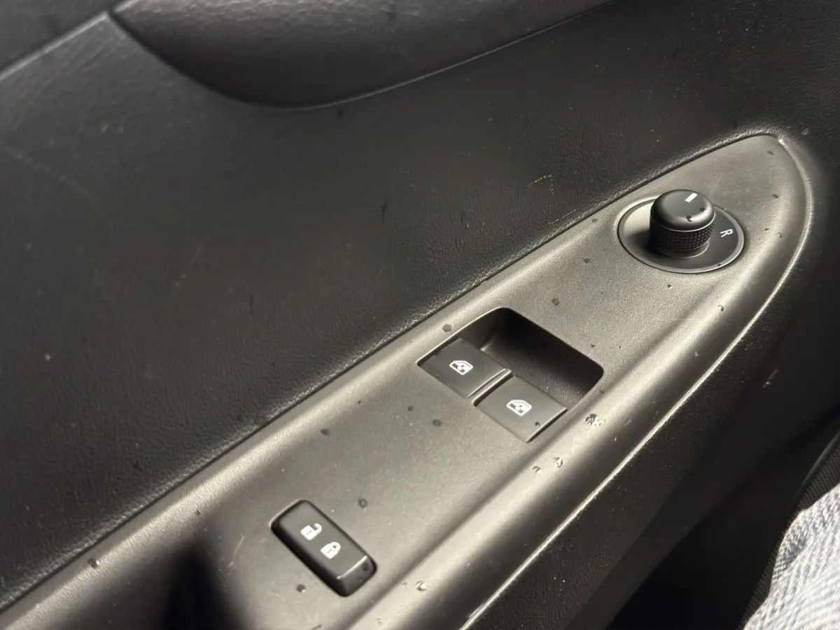 1.0 Online Edition Parkeersensoren | Carplay/android auto | Airco | Cruise control | DAB | Extra getint glas